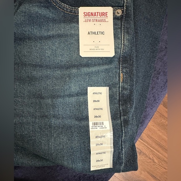 Signature by Levi Strauss Men's Blue Straight Jeans - Picture 11 of 11